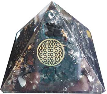 70mm Orgone Shungite & Flower pyramid - Click Image to Close